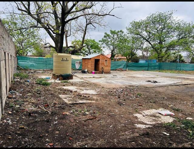 LAND FOR SALE IN KEMPTON PARK